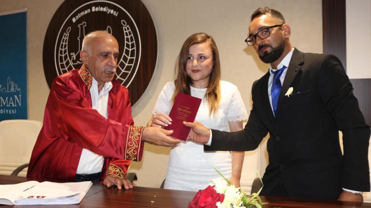 Hollandadan Batmana gelip nikah kıydılar