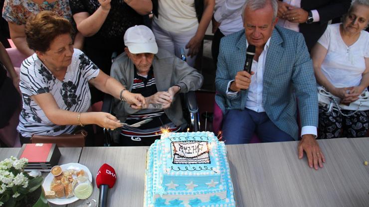 100üncü yaşını 200 kişiyle kutladı