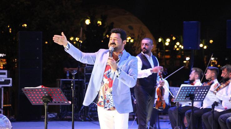 Serkan Kaya İsfanbulda sahne aldı
