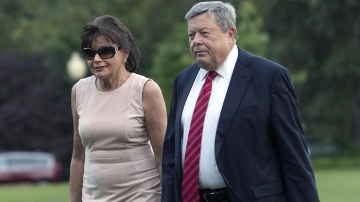 Melania Trump’ın anne ve babası ABD vatandaşı oldu