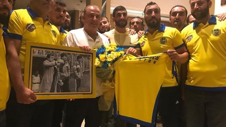 Ankaragücü taraftarı Fatih Terimi ziyaret etti