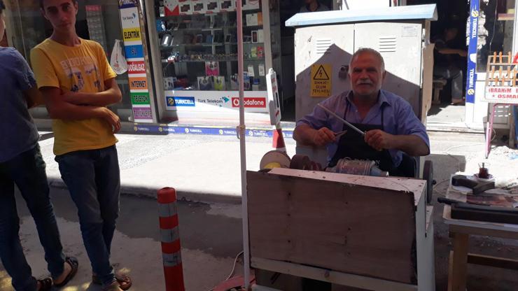 Bıçaklar, bayrama hazırlanıyor