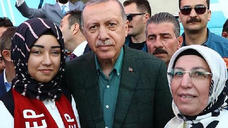 Hatice Merve Tatar AK Partinin en genç MKYK üyesi oldu
