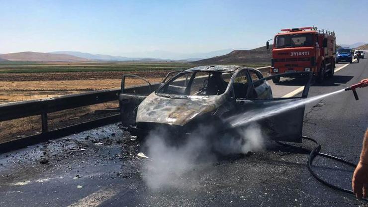 Nurdağı’nda seyir halindeki otomobil yandı