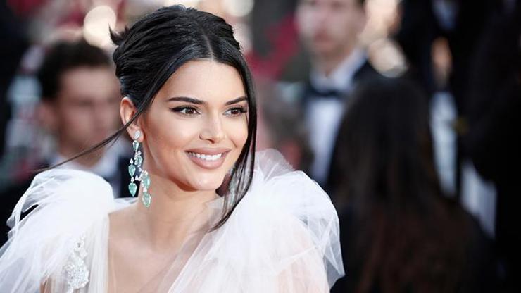 Kendall Jenner meslektaşlarından özür diledi
