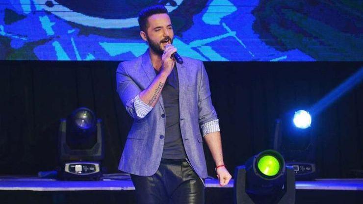 Gökhan Özen, sahneden inince acı haberi aldı