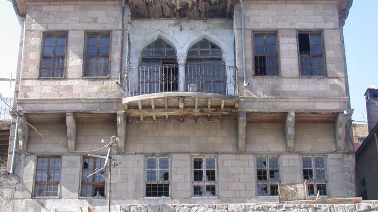 Tarihi Niğde evleri can bulacak