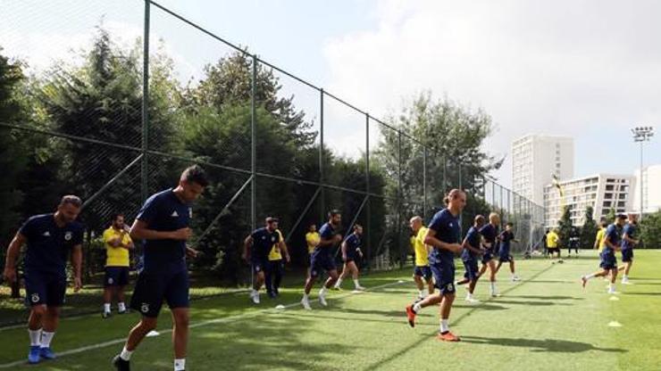 Fenerbahçede günün ilk antrenmanı yapıldı