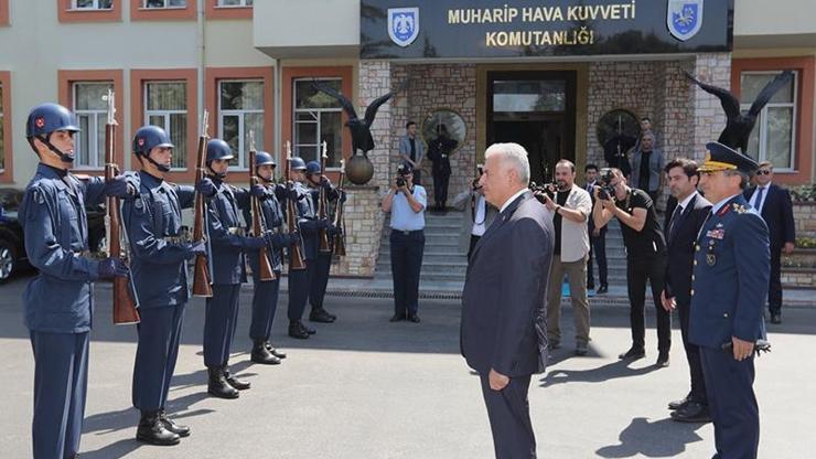 TBMM Başkanı Yıldırım Muharip Hava Kuvveti Komutanlığında
