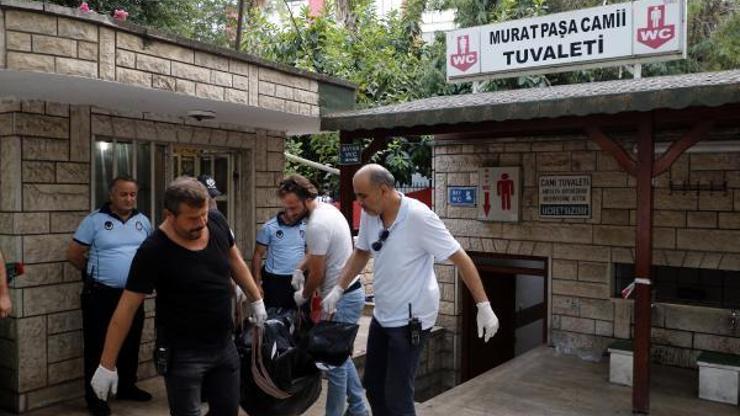 Cami tuvaletinde ölü bulundu