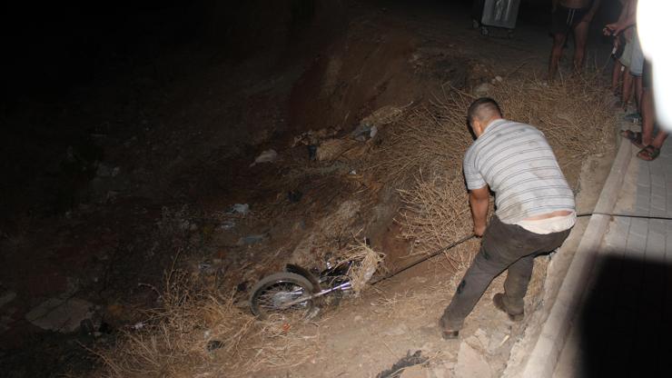 Motosiklet şarampole uçtu: 2 yaralı