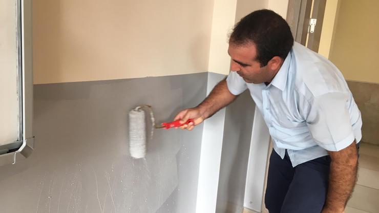 Müdür okulu boyadı