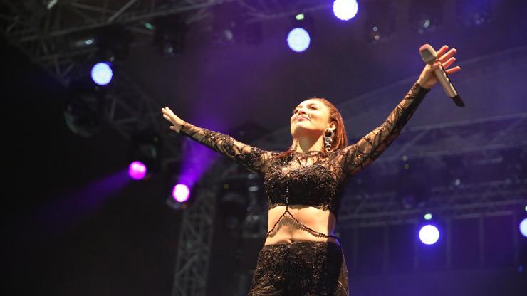 Ziynet Sali Beylikdüzü’nde konser verdi