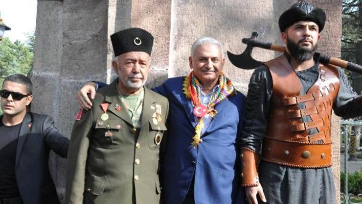 Binali Yıldırım Söğütte konuştu