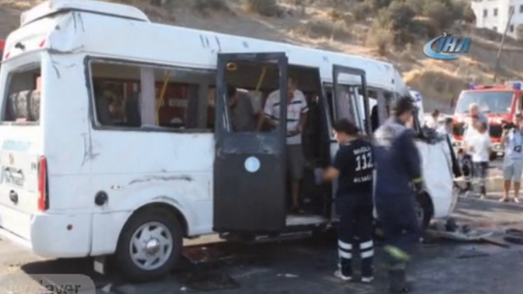 Bodrum’da yolcu minibüsü devrildi: 16 yaralı