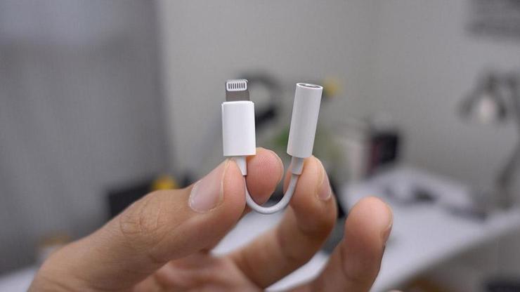 iPhone Xs kutu içeriği neden dikkat çekti