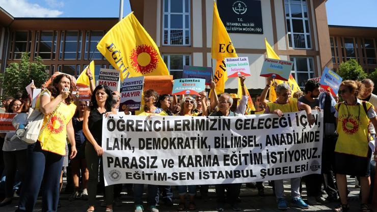 İl Milli Eğitim Müdürlüğü önünde eylemler
