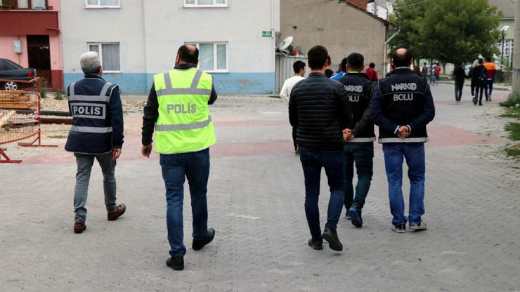 Polis, okul çevrelerinde uygulama yaptı