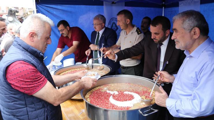 Rize Belediyesi’nden aşure ikramı