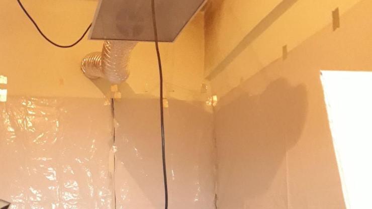 Apartman dairesinde uyuşturucu üretimine 2 tutuklama