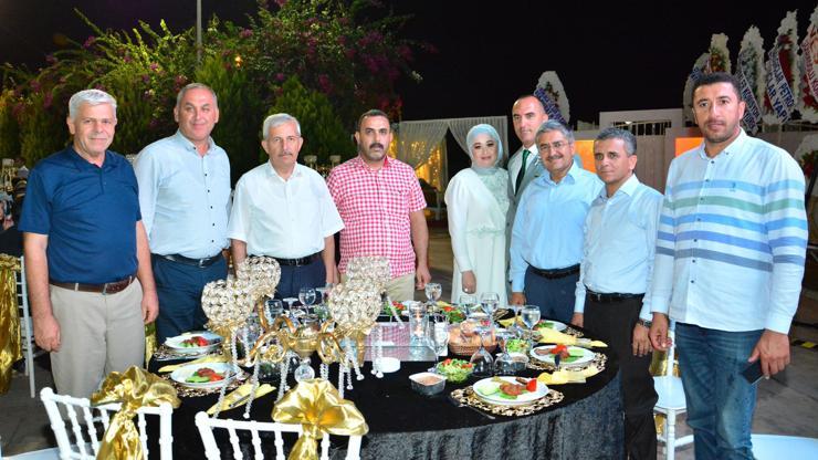 İş ve siyaset dünyası düğünde buluştu