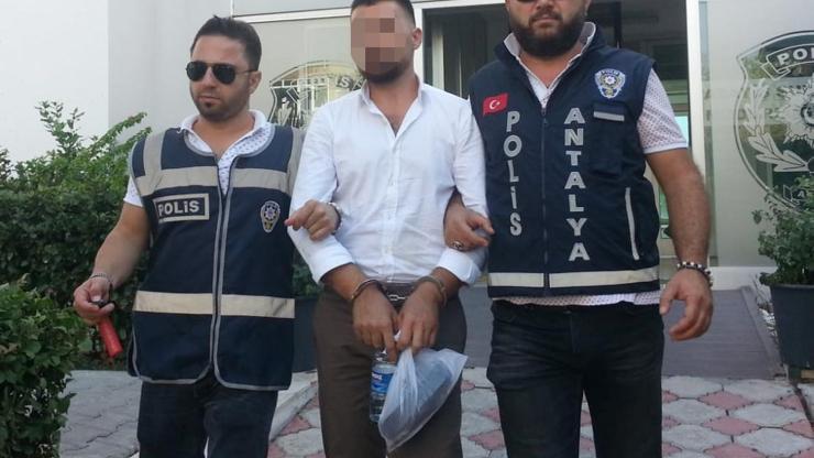 Kendilerini polis olarak tanıtıp dolandırdılar