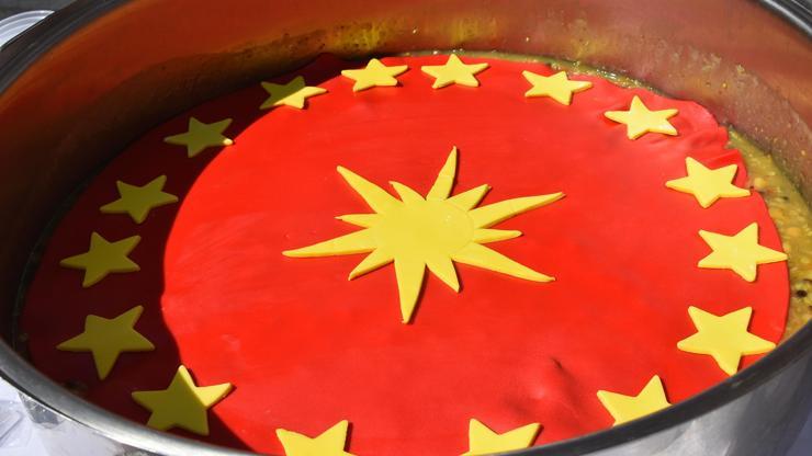 Cumhurbaşkanlığı, Selimiye Camiinde aşure dağıttı