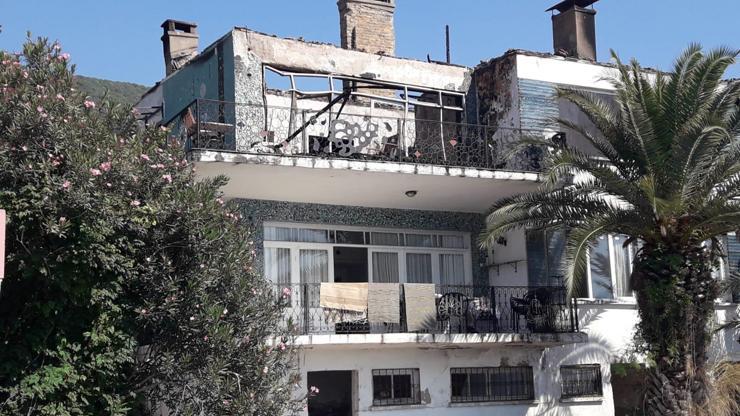 Villanın çatı katı yandı