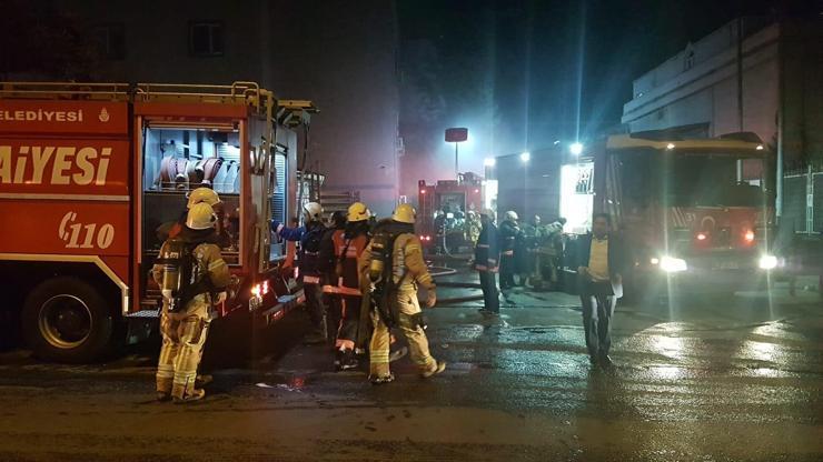 Esenyurtta fabrika yangını (1)