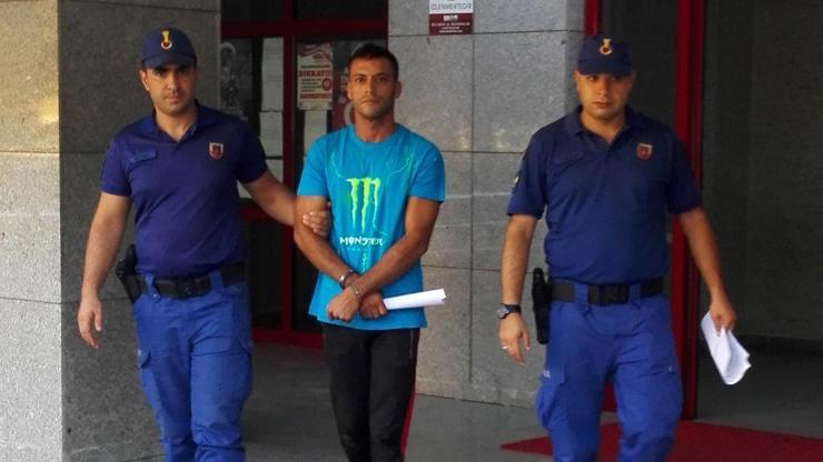 Kıskançlıktan sevgilisini bıçakladı, Kafanı kesip ambulansın önüne atacağım dedi