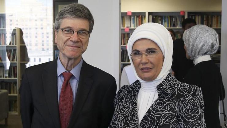Emine Erdoğan ekonomi profesörü Sachs ile görüştü