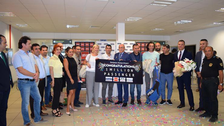 Gazipaşa-Alanya Havalimanı 1 milyonuncu yolcusunu karşıladı
