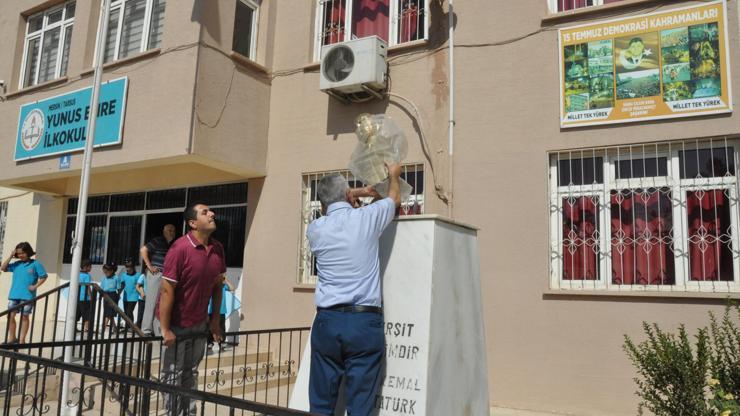 Okuldan Atatürk büstünü çaldılar