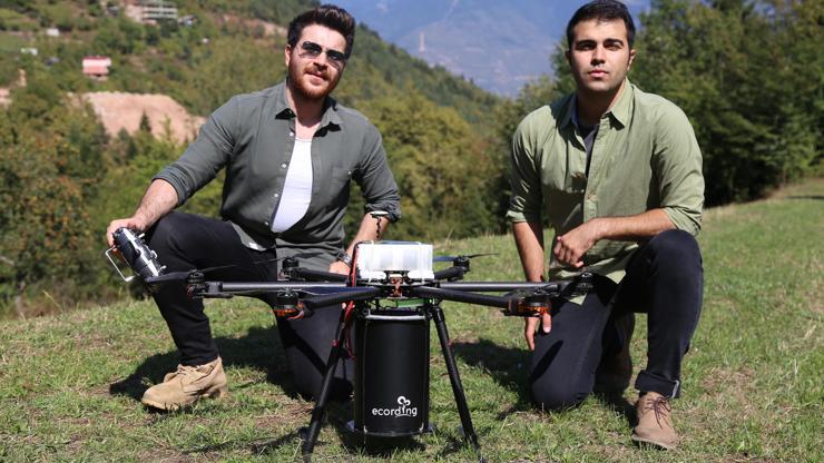 Geliştirdikleri Ecodrone ile ormana tohum ekiyorlar