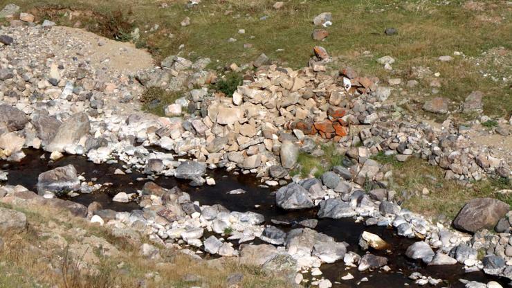 Ortadan kaybolan 300 yıllık tarihi köprü, gizemini koruyor