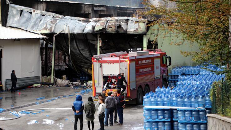 Boluda su dolum fabrikası alev alev yandı (2)