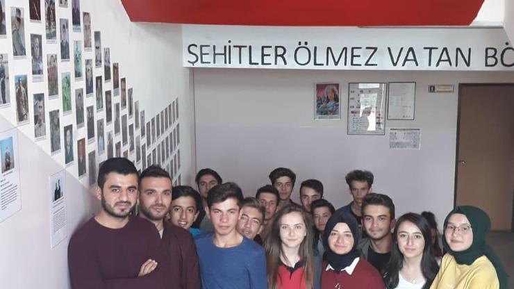 Lise öğrencilerinden Şehitler Merdiveni