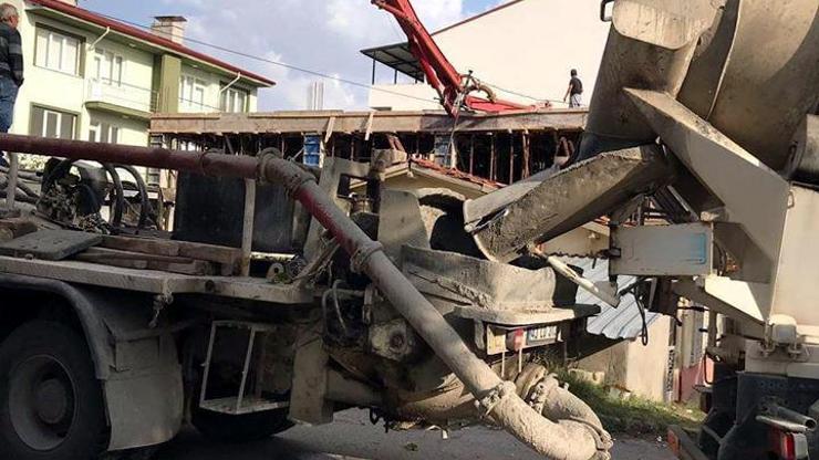 Beton pompası borusunun çarptığı işçinin ayaklarında kırık