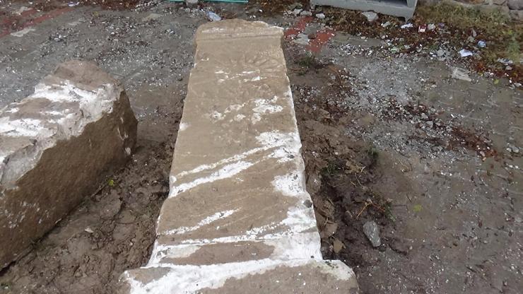 Kanalizasyon kazısında tarihi sütunlar bulundu