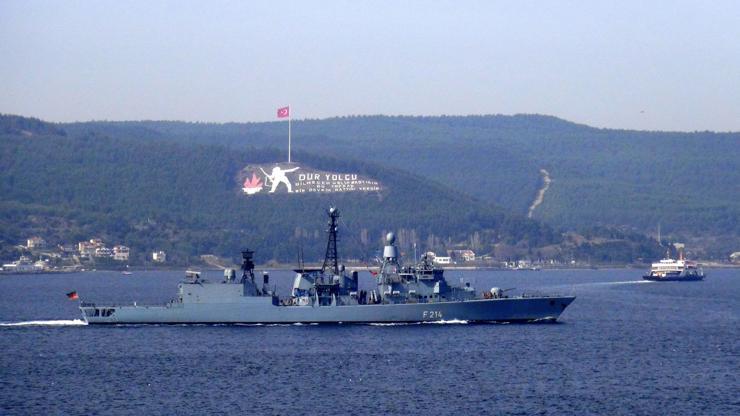 Alman savaş gemisi, Çanakkale Boğazından geçti