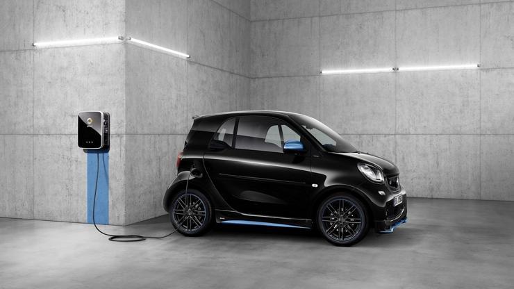 Tamamen elektrikli yeni smart EQ Türkiye’de