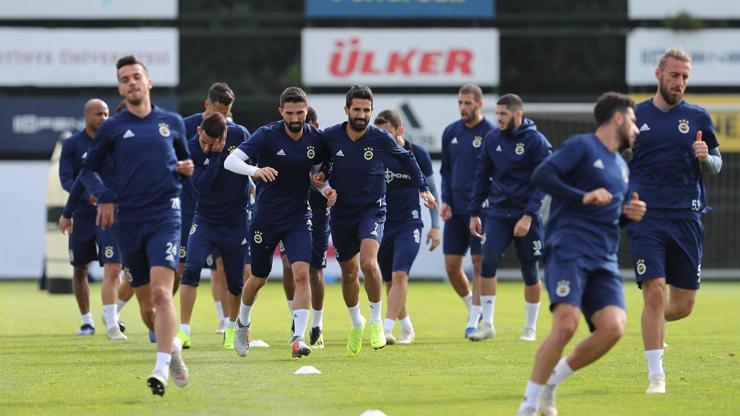Fenerbahçe dar alanda pas çalıştı