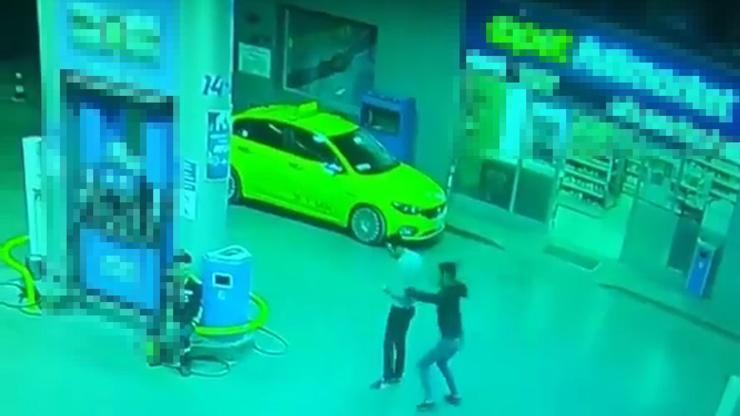 İzmirde sırtından bıçaklanan genç öldü