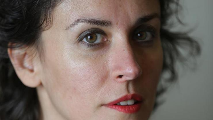 Elçin Poyrazlar, Gülcan Özer ile Polisiyenin Psikiyatrisi üzerine söyleşiyor