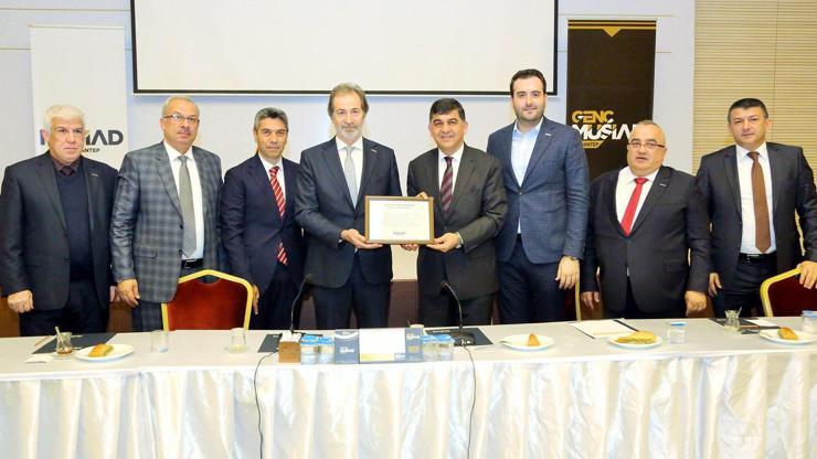 Fadıloğlu, işadamlarını bilgilendirdi