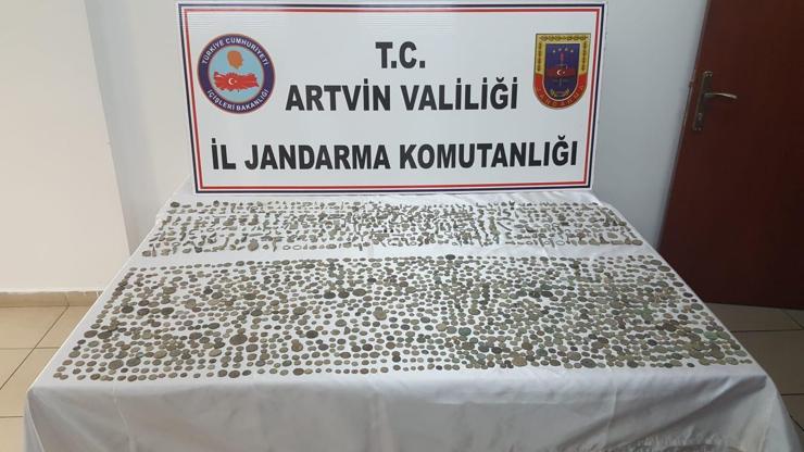 Gürcistana kaçırılmak istenen 2 bin 40 parça tarihi eser ele geçirildi