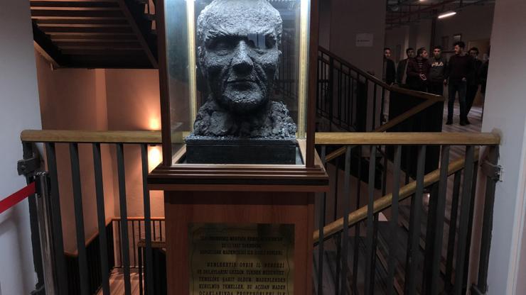 Kömürden Atatürk büstü korumaya alındı
