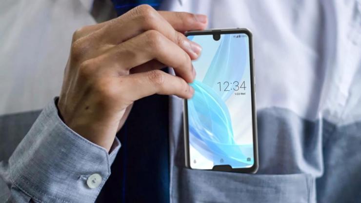 Çift çentikli ilk akıllı telefon