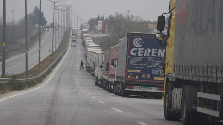 Kapıkuledeki kuyruğun sona ermesi için Türk ve Bulgar yetkililer buluştu