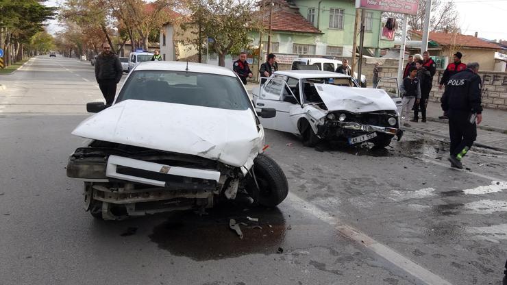 Dur ihtarına uymayan sürücü kaza yaptı